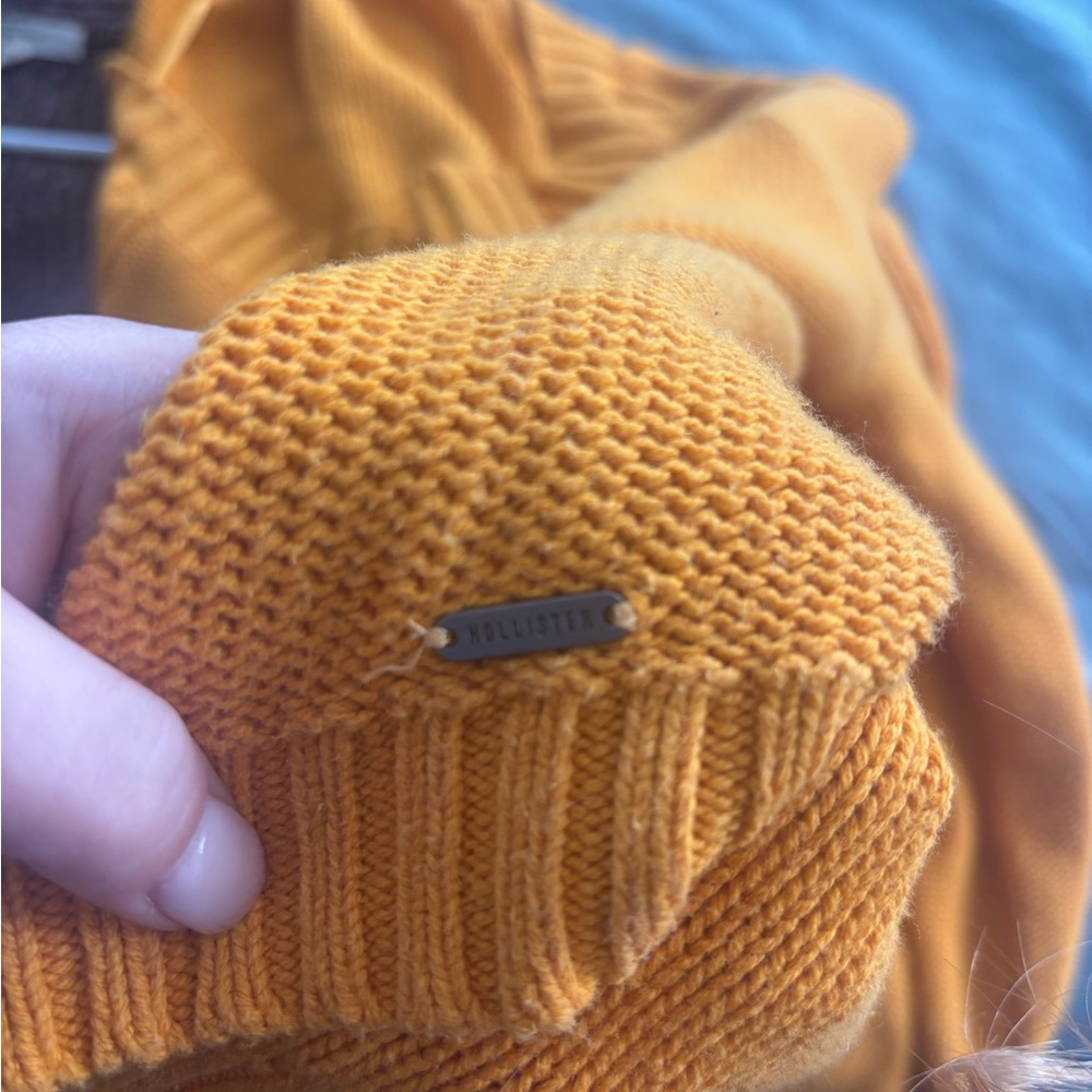 Hollister | Yellow Off the Shoulder Sweater - Picture 4 of 4